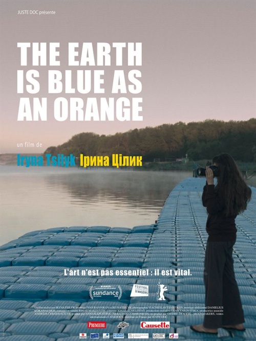 The eart is blue as an orange film documentaire affiche réalisé par Iryna Tsilyk